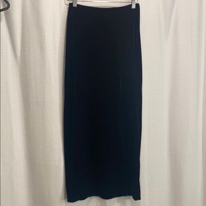 Maxi velvet skirt with high slit